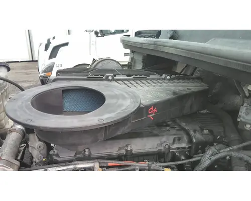 INTERNATIONAL LT AIR CLEANER