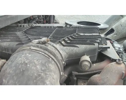 INTERNATIONAL LT AIR CLEANER