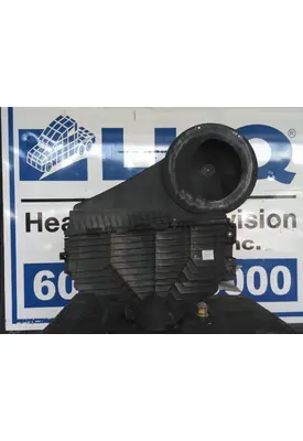 INTERNATIONAL LT AIR CLEANER