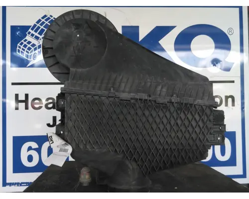 INTERNATIONAL LT AIR CLEANER
