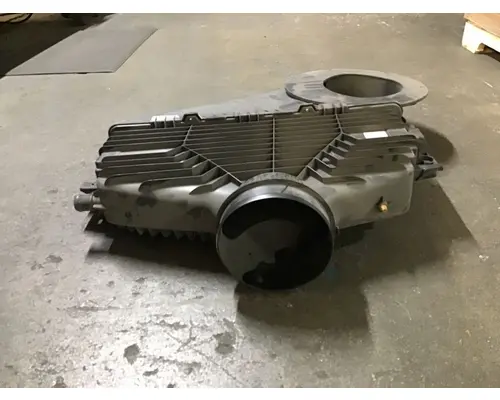 INTERNATIONAL LT Air Cleaner