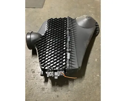 INTERNATIONAL LT Air Cleaner