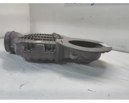 INTERNATIONAL LT Air Cleaner