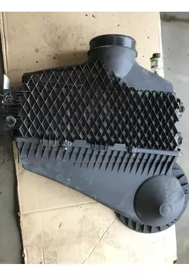 INTERNATIONAL LT Air Cleaner