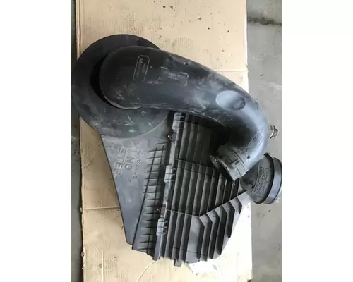INTERNATIONAL LT Air Cleaner