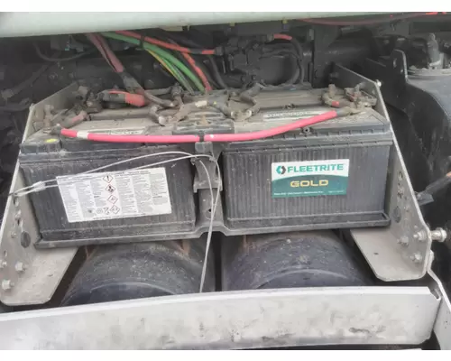 INTERNATIONAL LT BATTERY BOX