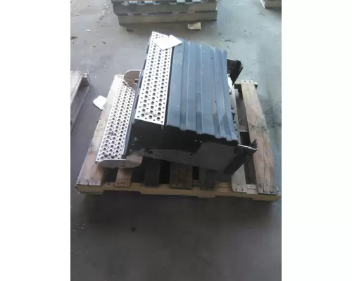 INTERNATIONAL LT BATTERY BOX