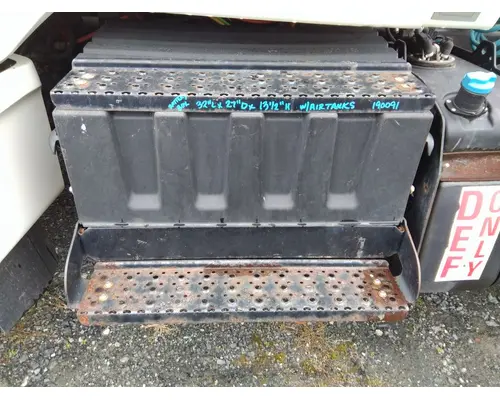 INTERNATIONAL LT BATTERY BOX