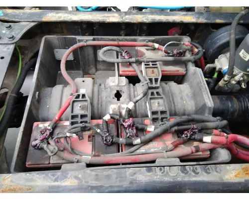 INTERNATIONAL LT BATTERY BOX