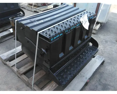 INTERNATIONAL LT BATTERY BOX