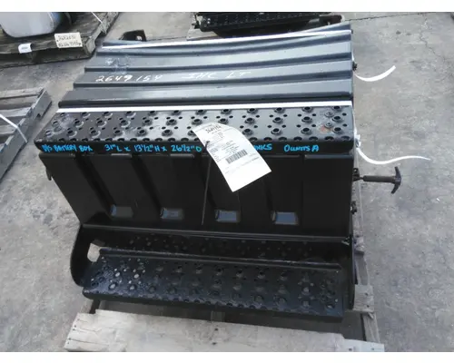 INTERNATIONAL LT BATTERY BOX