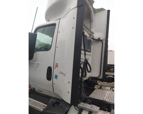 INTERNATIONAL LT CAB EXTENSION