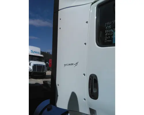 INTERNATIONAL LT CAB EXTENSION