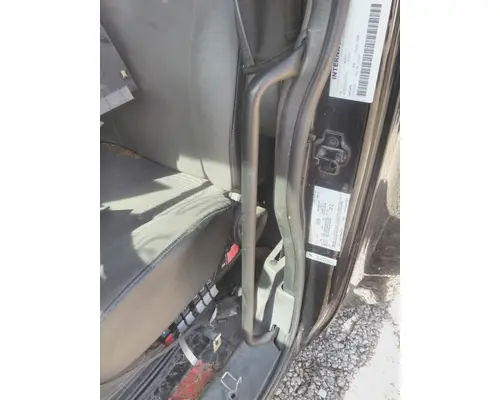 INTERNATIONAL LT CAB HANDLE