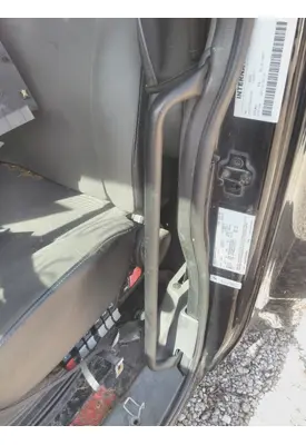 INTERNATIONAL LT CAB HANDLE