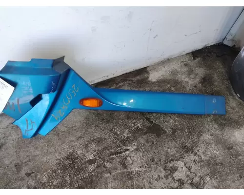 INTERNATIONAL LT CAB SKIRT FILLER PANEL