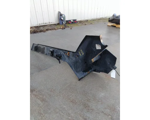 INTERNATIONAL LT CAB SKIRT FILLER PANEL