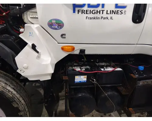 INTERNATIONAL LT CAB SKIRT FILLER PANEL