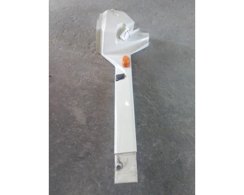 INTERNATIONAL LT CAB SKIRT FILLER PANEL
