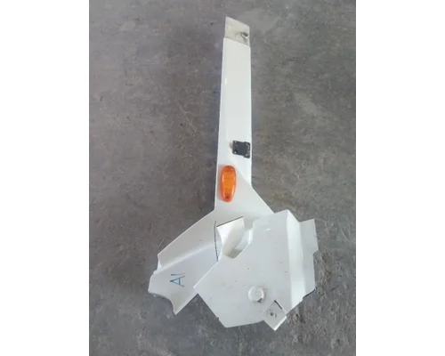 INTERNATIONAL LT CAB SKIRT FILLER PANEL