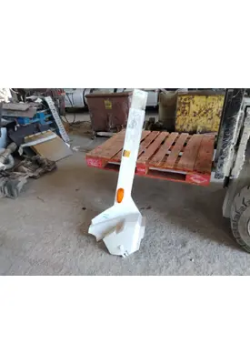 INTERNATIONAL LT CAB SKIRT FILLER PANEL