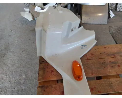 INTERNATIONAL LT CAB SKIRT FILLER PANEL