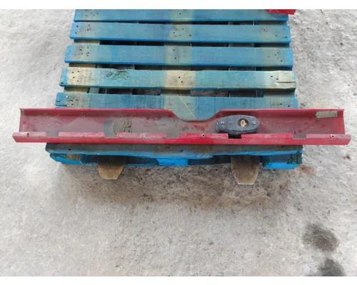 INTERNATIONAL LT CAB SKIRT FILLER PANEL