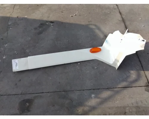 INTERNATIONAL LT CAB SKIRT FILLER PANEL
