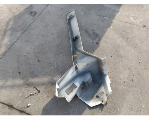 INTERNATIONAL LT CAB SKIRT FILLER PANEL