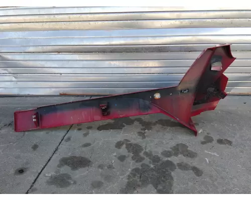 INTERNATIONAL LT CAB SKIRT FILLER PANEL