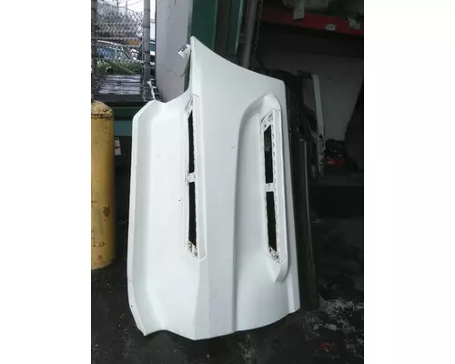 INTERNATIONAL LT CAB SKIRTSIDE FAIRING