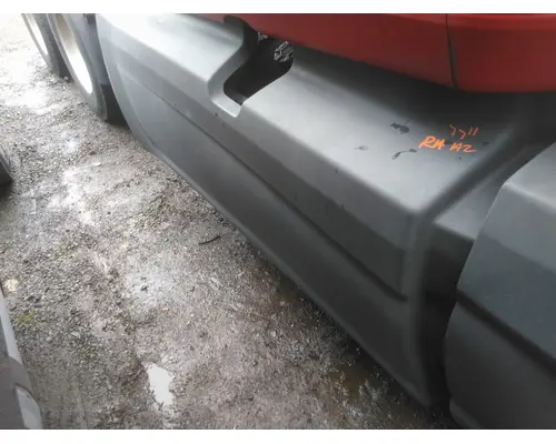 INTERNATIONAL LT CAB SKIRTSIDE FAIRING