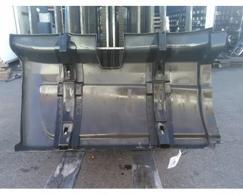 INTERNATIONAL LT CAB SKIRTSIDE FAIRING