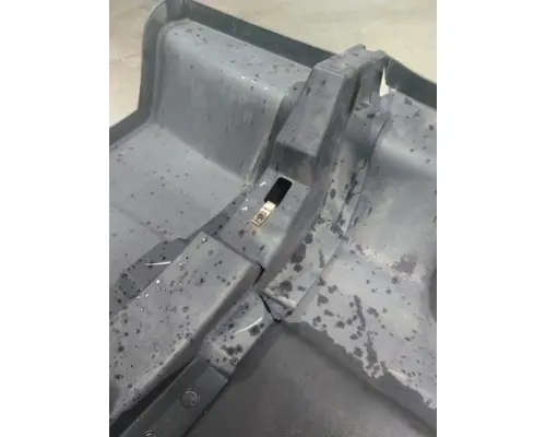 INTERNATIONAL LT CAB SKIRTSIDE FAIRING