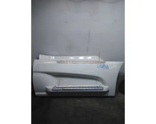 INTERNATIONAL LT CAB SKIRTSIDE FAIRING