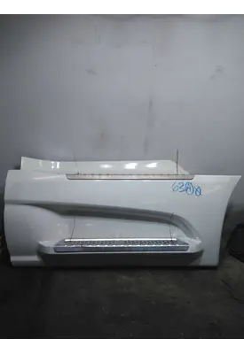 INTERNATIONAL LT CAB SKIRT/SIDE FAIRING