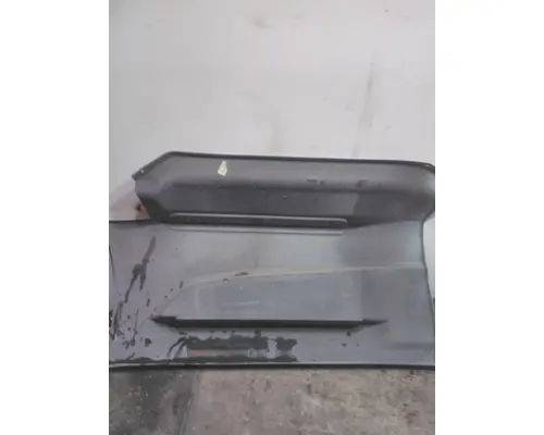 INTERNATIONAL LT CAB SKIRTSIDE FAIRING