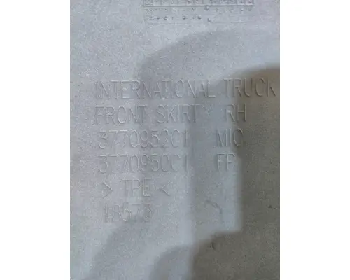 INTERNATIONAL LT CAB SKIRTSIDE FAIRING