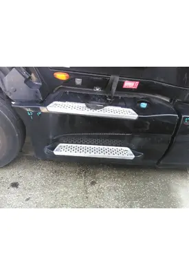 INTERNATIONAL LT CAB SKIRT/SIDE FAIRING