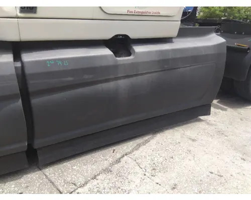 INTERNATIONAL LT CAB SKIRTSIDE FAIRING