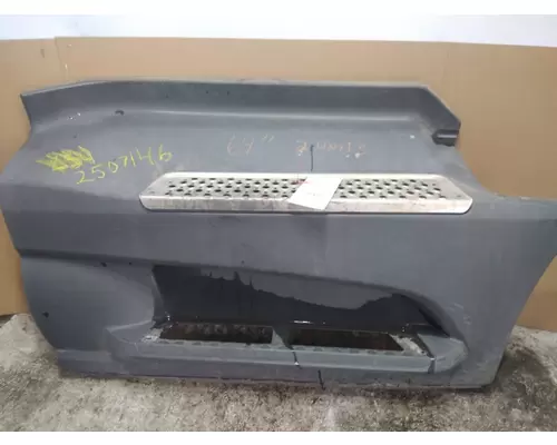 INTERNATIONAL LT CAB SKIRTSIDE FAIRING