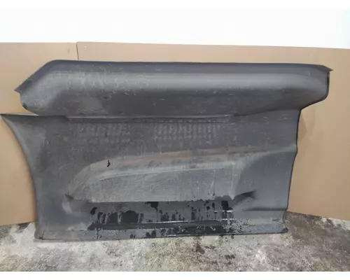 INTERNATIONAL LT CAB SKIRTSIDE FAIRING