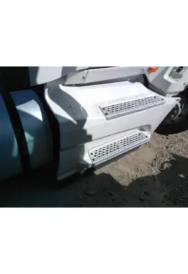 INTERNATIONAL LT CAB SKIRT/SIDE FAIRING