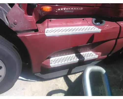 INTERNATIONAL LT CAB SKIRTSIDE FAIRING
