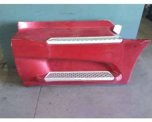 INTERNATIONAL LT CAB SKIRTSIDE FAIRING