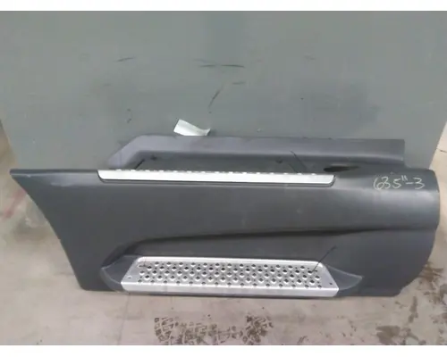 INTERNATIONAL LT CAB SKIRTSIDE FAIRING