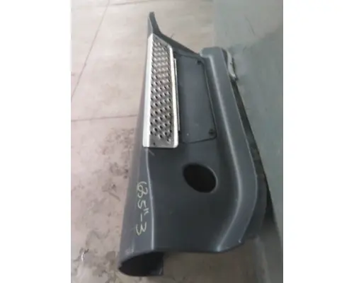INTERNATIONAL LT CAB SKIRTSIDE FAIRING