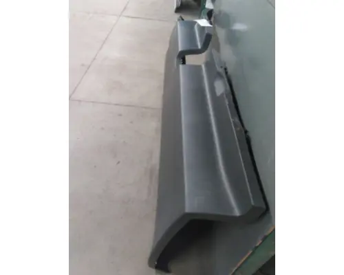 INTERNATIONAL LT CAB SKIRTSIDE FAIRING