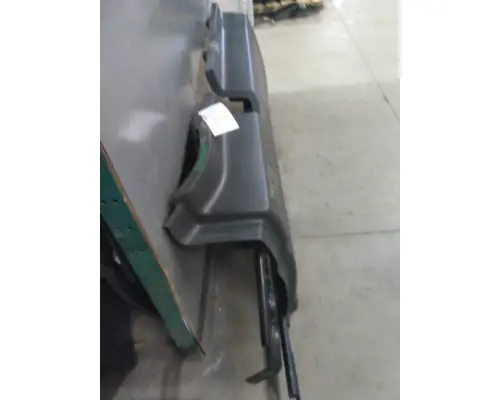 INTERNATIONAL LT CAB SKIRTSIDE FAIRING