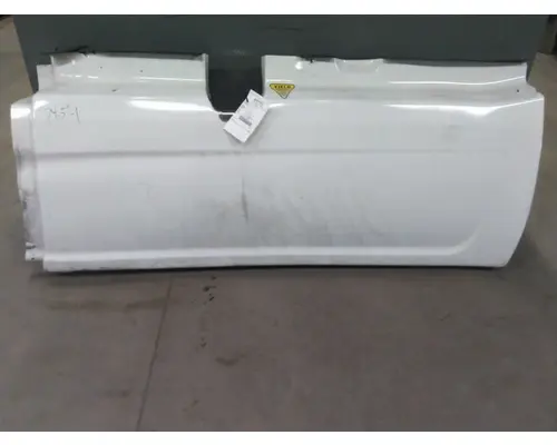 INTERNATIONAL LT CAB SKIRTSIDE FAIRING